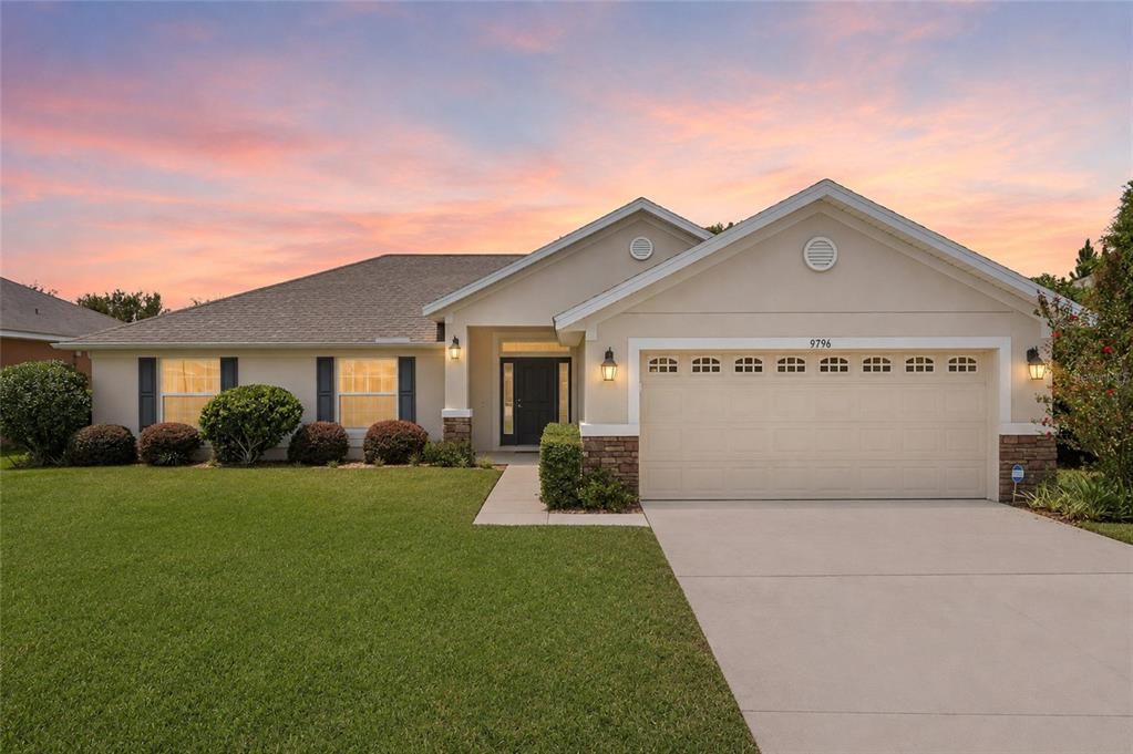 For Sale: $374,900 (4 beds, 2 baths, 1733 Square Feet)