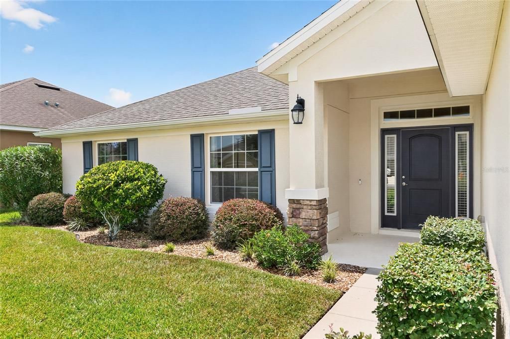 For Sale: $374,900 (4 beds, 2 baths, 1733 Square Feet)