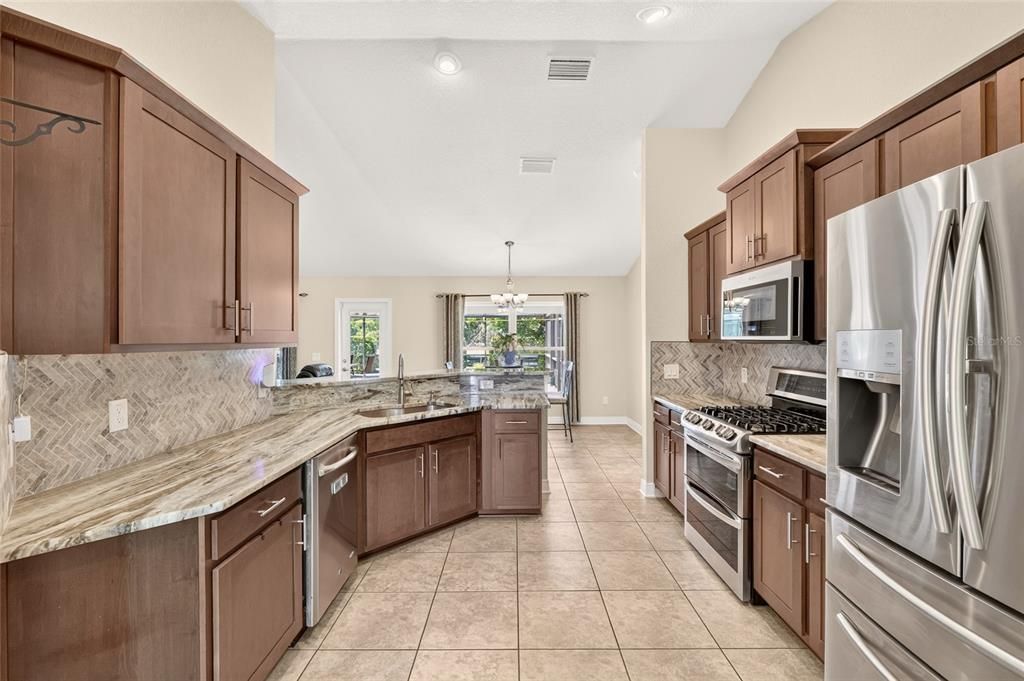For Sale: $374,900 (4 beds, 2 baths, 1733 Square Feet)