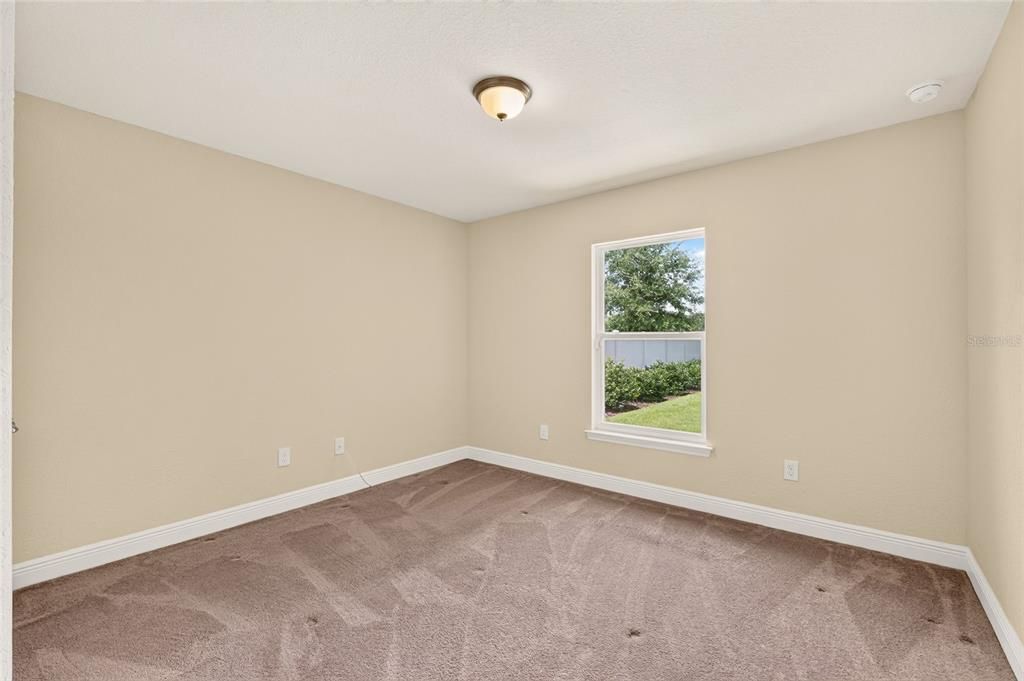 For Sale: $374,900 (4 beds, 2 baths, 1733 Square Feet)
