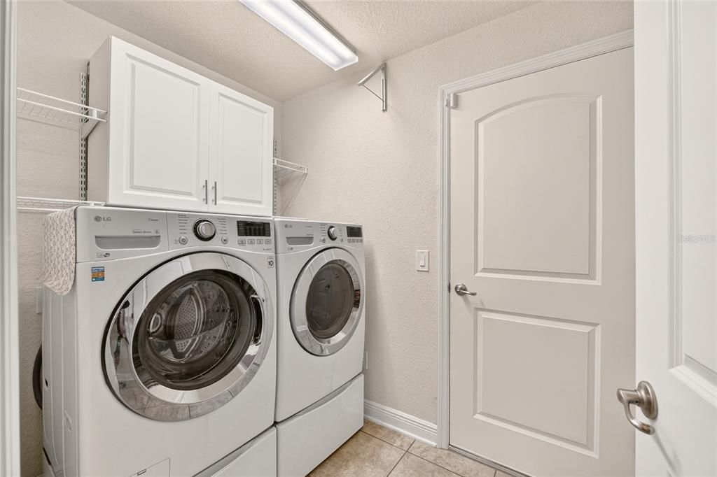 For Sale: $374,900 (4 beds, 2 baths, 1733 Square Feet)