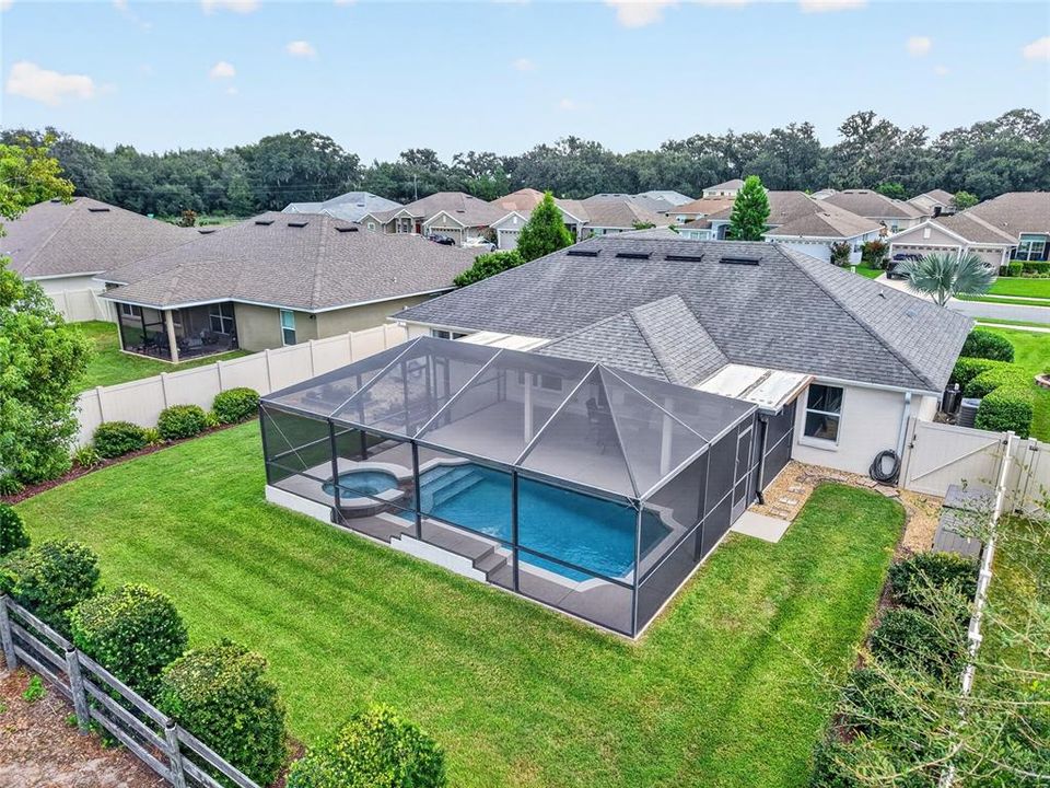For Sale: $374,900 (4 beds, 2 baths, 1733 Square Feet)