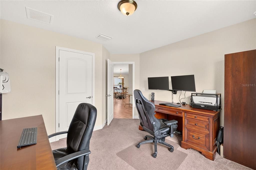 For Sale: $374,900 (4 beds, 2 baths, 1733 Square Feet)