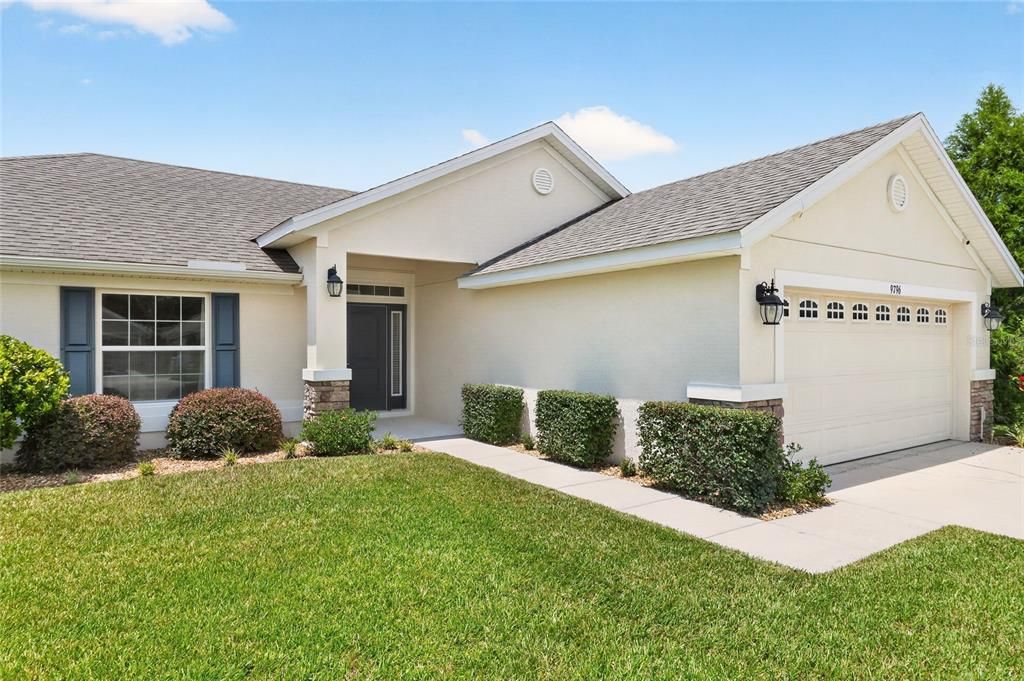 For Sale: $374,900 (4 beds, 2 baths, 1733 Square Feet)