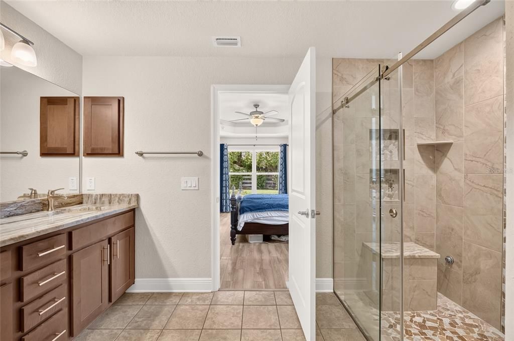 For Sale: $374,900 (4 beds, 2 baths, 1733 Square Feet)