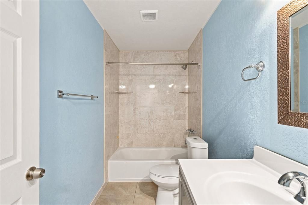 En Venta: $220,000 (3 camas, 2 baños, 1200 Pies cuadrados)
