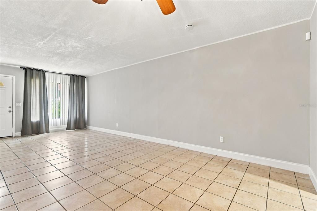 En Venta: $220,000 (3 camas, 2 baños, 1200 Pies cuadrados)