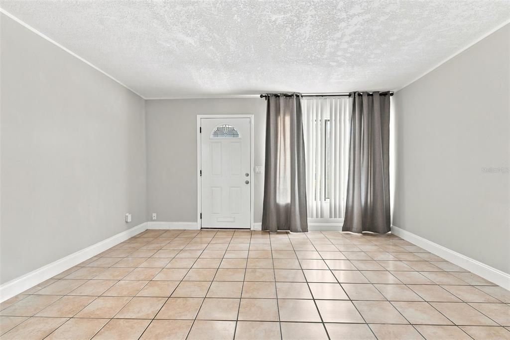En Venta: $220,000 (3 camas, 2 baños, 1200 Pies cuadrados)