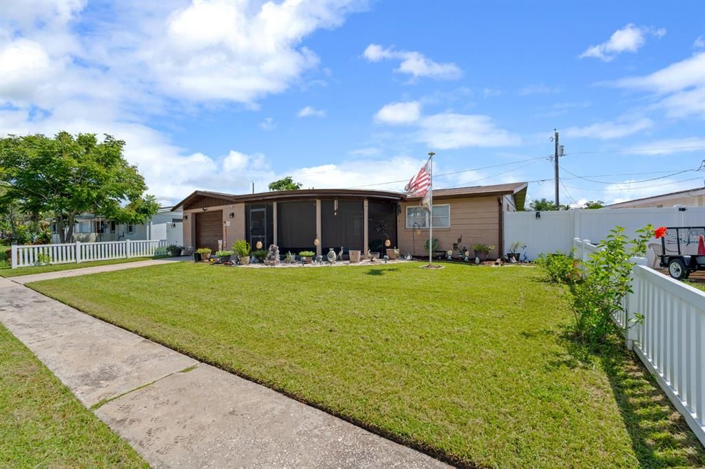 For Sale: $273,000 (3 beds, 2 baths, 1088 Square Feet)