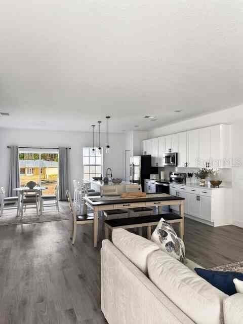 En Venta: $310,000 (3 camas, 2 baños, 1793 Pies cuadrados)