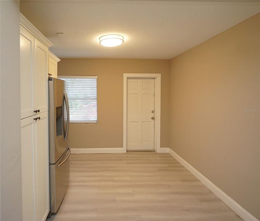 For Rent: $2,995 (4 beds, 2 baths, 1996 Square Feet)