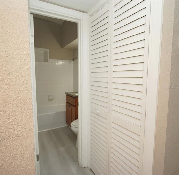 For Rent: $2,995 (4 beds, 2 baths, 1996 Square Feet)