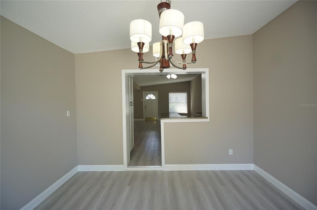 For Rent: $2,995 (4 beds, 2 baths, 1996 Square Feet)