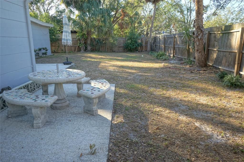 For Rent: $2,995 (4 beds, 2 baths, 1996 Square Feet)