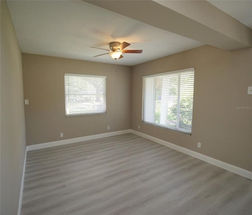 For Rent: $2,995 (4 beds, 2 baths, 1996 Square Feet)