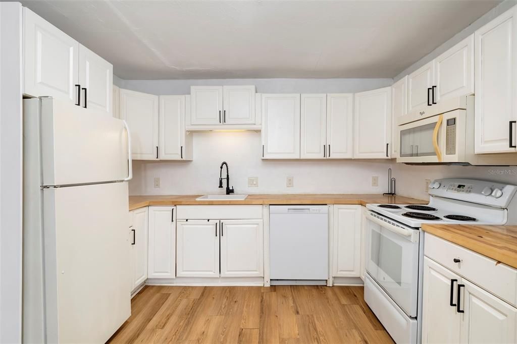 En Venta: $240,000 (2 camas, 1 baños, 788 Pies cuadrados)