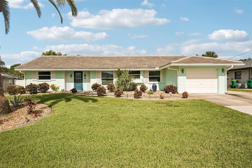 For Sale: $650,000 (3 beds, 2 baths, 2008 Square Feet)