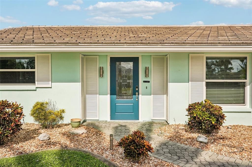 For Sale: $650,000 (3 beds, 2 baths, 2008 Square Feet)