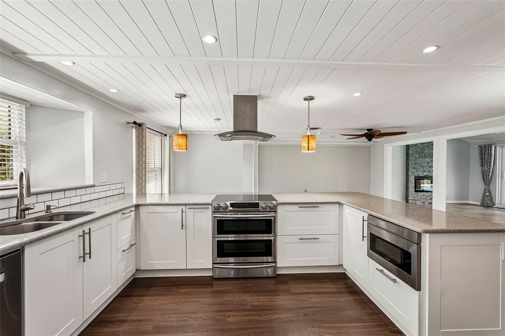 For Sale: $650,000 (3 beds, 2 baths, 2008 Square Feet)
