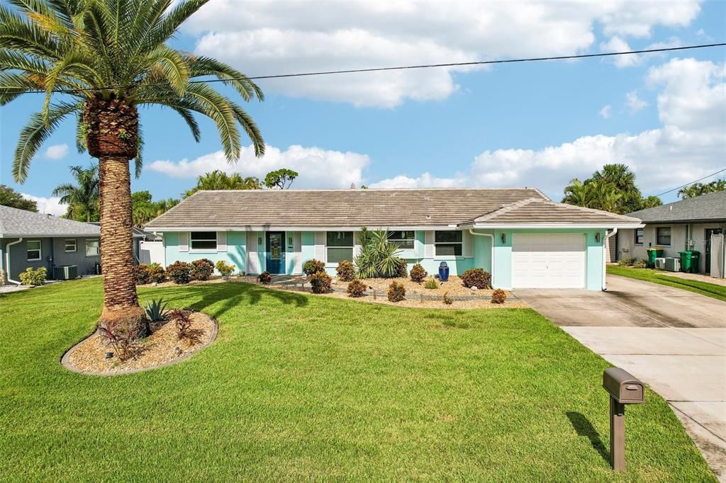 For Sale: $650,000 (3 beds, 2 baths, 2008 Square Feet)