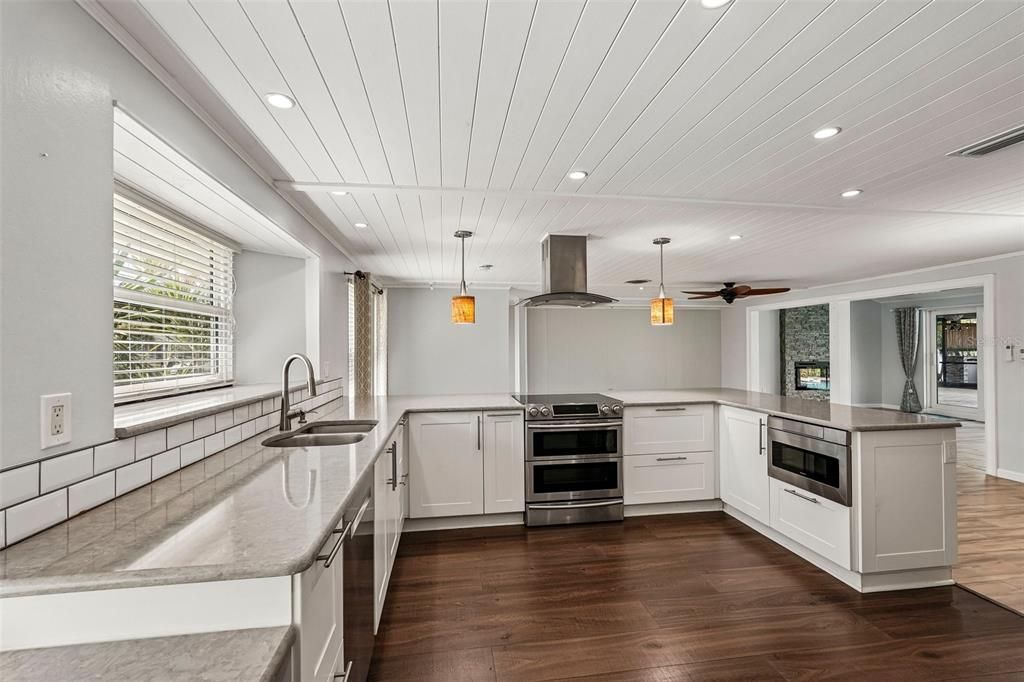 For Sale: $650,000 (3 beds, 2 baths, 2008 Square Feet)