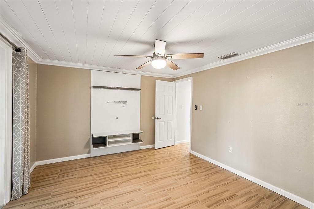 For Sale: $650,000 (3 beds, 2 baths, 2008 Square Feet)