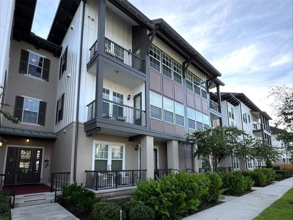 For Rent: $3,448 (3 beds, 3 baths, 1722 Square Feet)