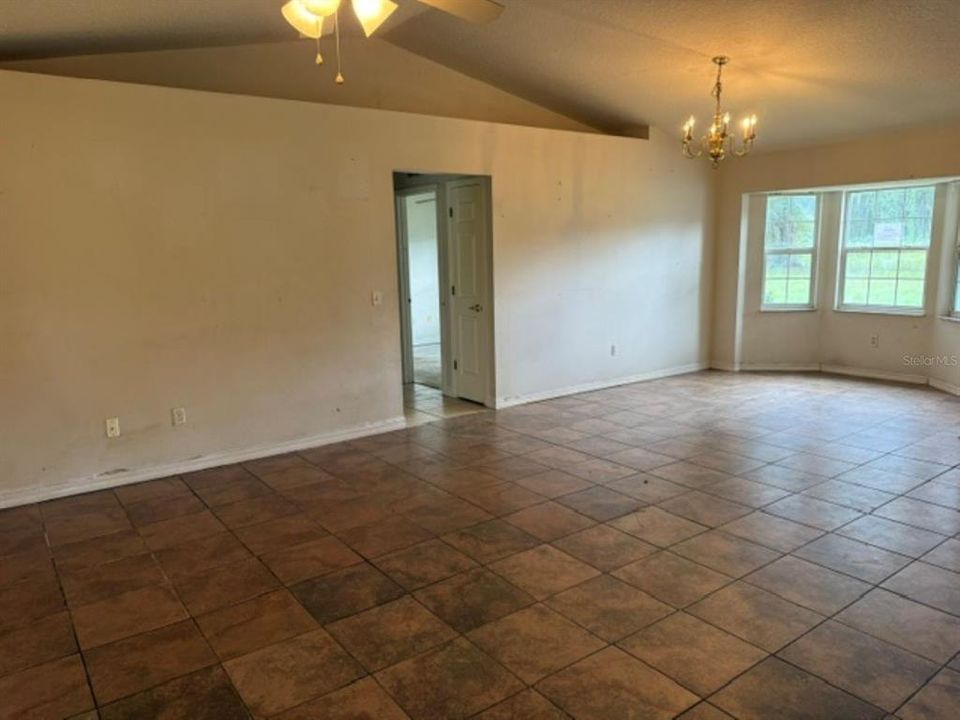 For Sale: $160,000 (3 beds, 2 baths, 1689 Square Feet)