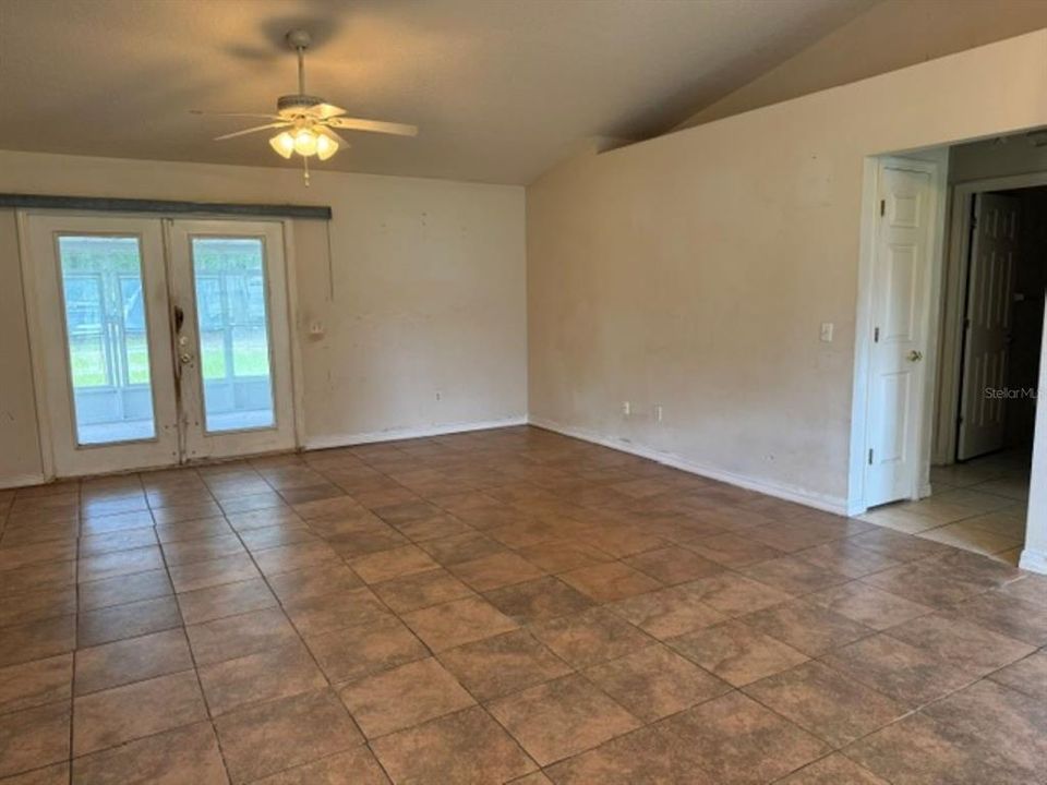 For Sale: $160,000 (3 beds, 2 baths, 1689 Square Feet)