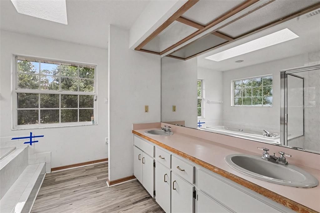 For Sale: $700,000 (3 beds, 3 baths, 2688 Square Feet)