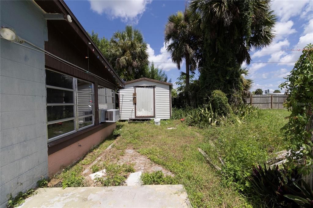 For Sale: $125,000 (2 beds, 1 baths, 682 Square Feet)