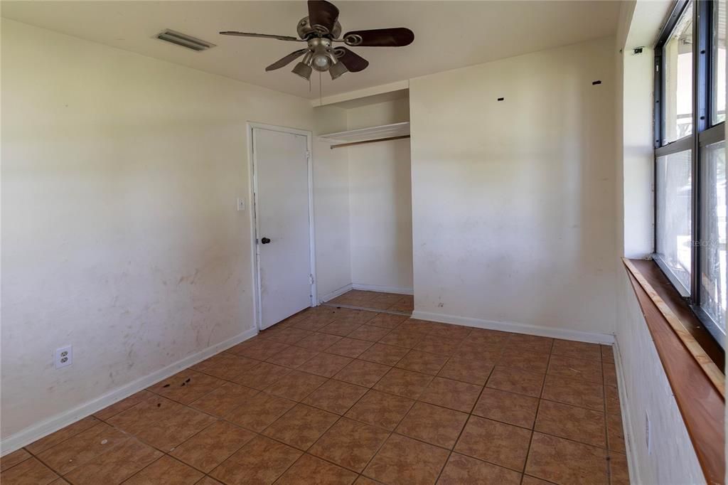 For Sale: $125,000 (2 beds, 1 baths, 682 Square Feet)
