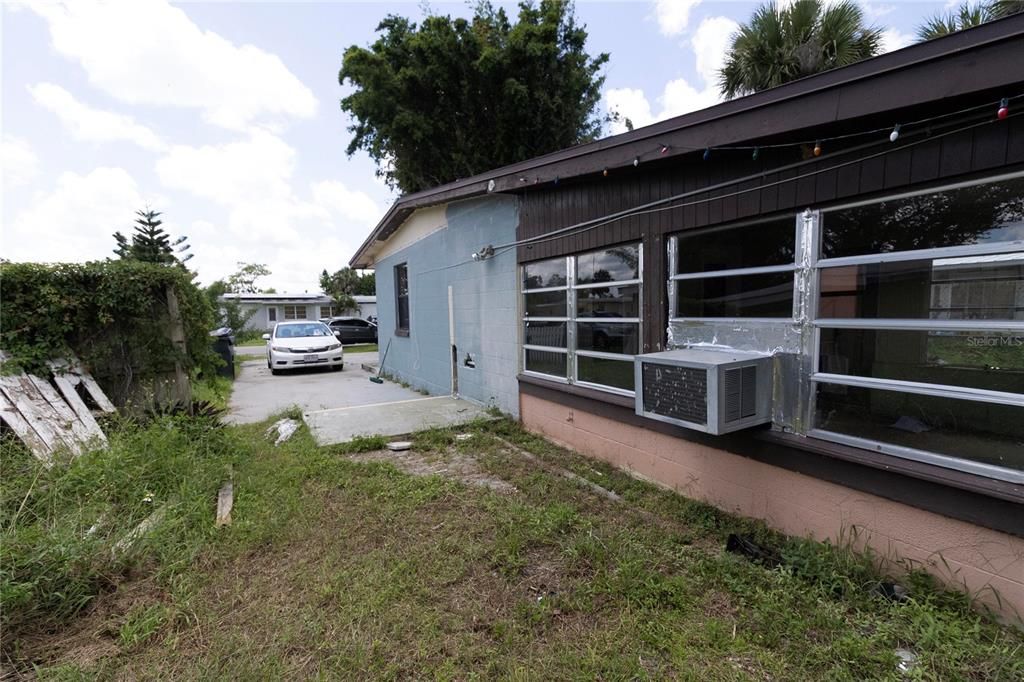 For Sale: $125,000 (2 beds, 1 baths, 682 Square Feet)