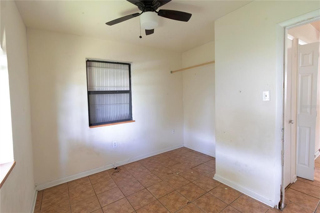 For Sale: $125,000 (2 beds, 1 baths, 682 Square Feet)