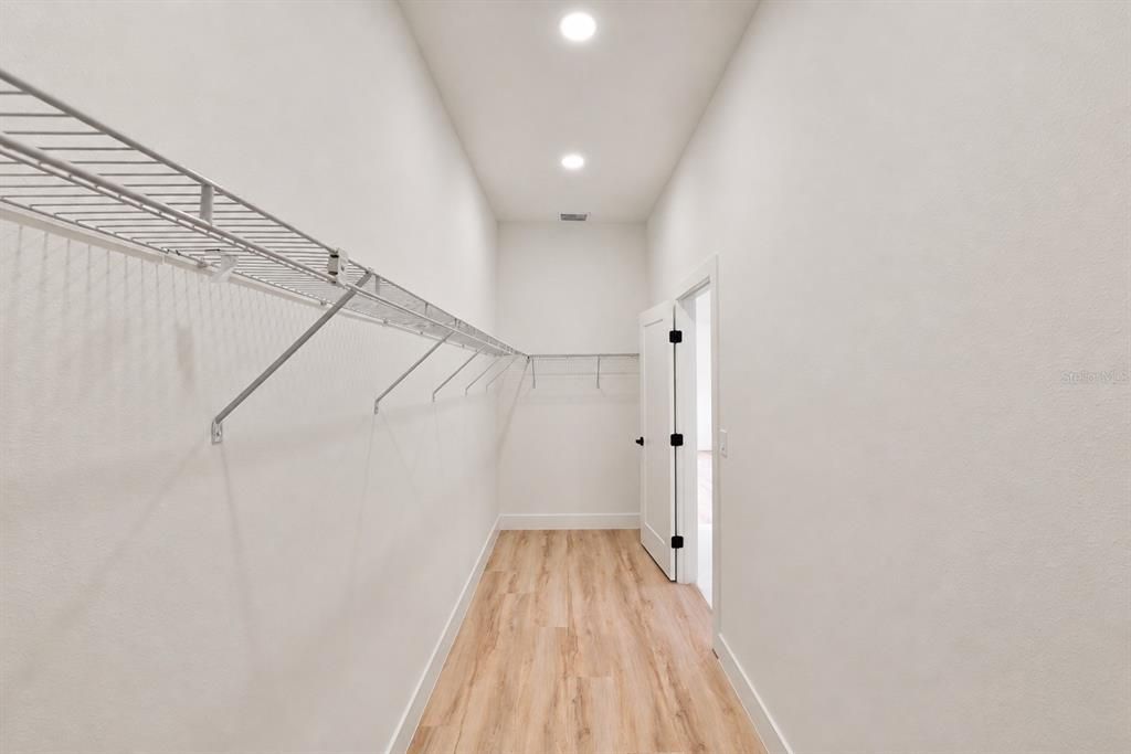 For Sale: $469,000 (3 beds, 2 baths, 1741 Square Feet)