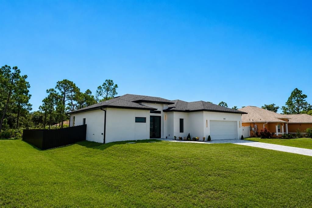 For Sale: $469,000 (3 beds, 2 baths, 1741 Square Feet)