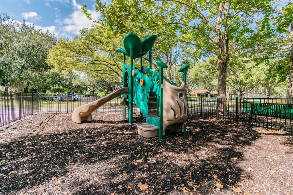 For Rent: $1,450 (1 beds, 1 baths, 700 Square Feet)