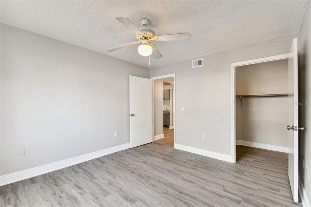 For Rent: $1,450 (1 beds, 1 baths, 700 Square Feet)