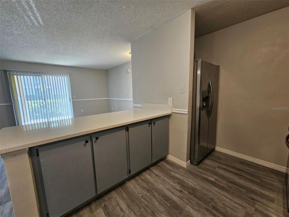 For Rent: $1,450 (1 beds, 1 baths, 700 Square Feet)