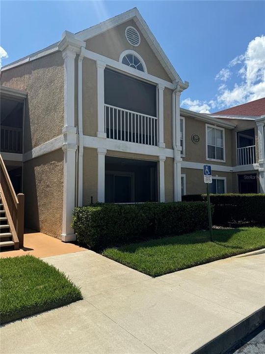 For Rent: $1,450 (1 beds, 1 baths, 700 Square Feet)