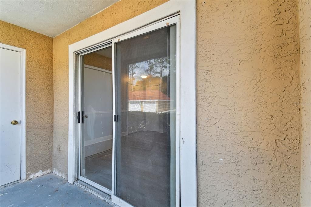 For Rent: $1,450 (1 beds, 1 baths, 700 Square Feet)
