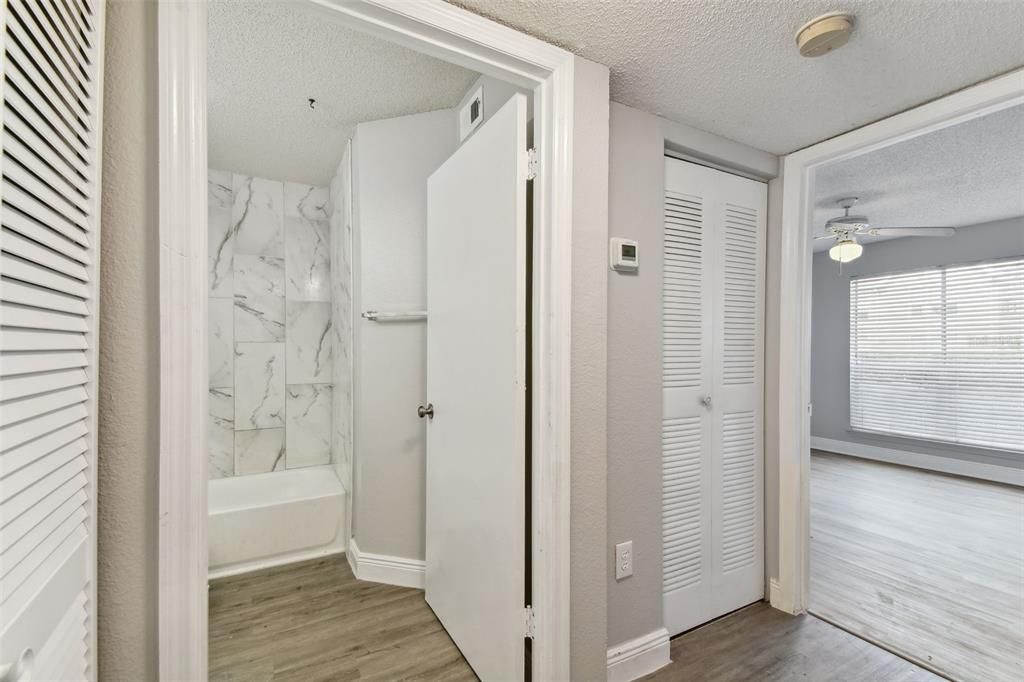 For Rent: $1,450 (1 beds, 1 baths, 700 Square Feet)