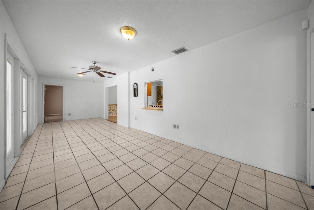 For Sale: $339,000 (5 beds, 2 baths, 2504 Square Feet)