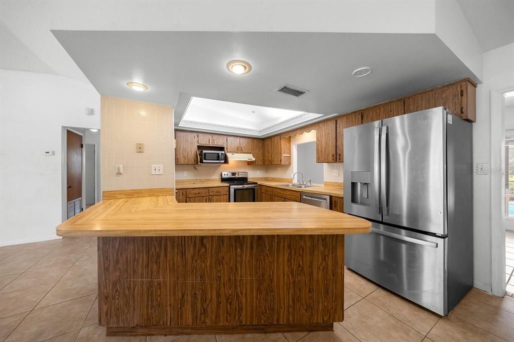 For Sale: $339,000 (5 beds, 2 baths, 2504 Square Feet)