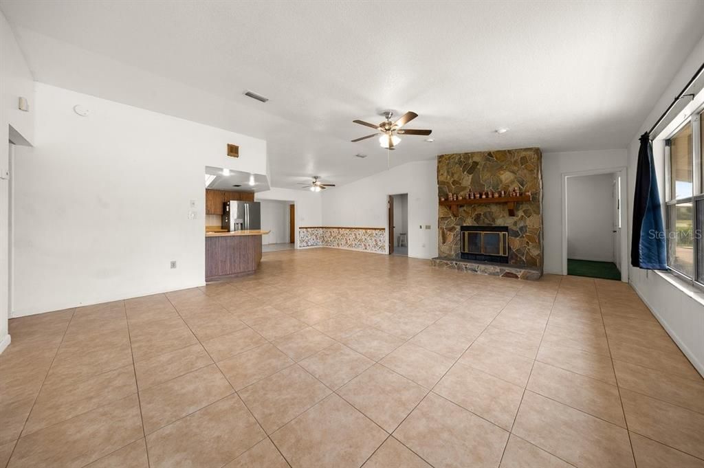 For Sale: $339,000 (5 beds, 2 baths, 2504 Square Feet)