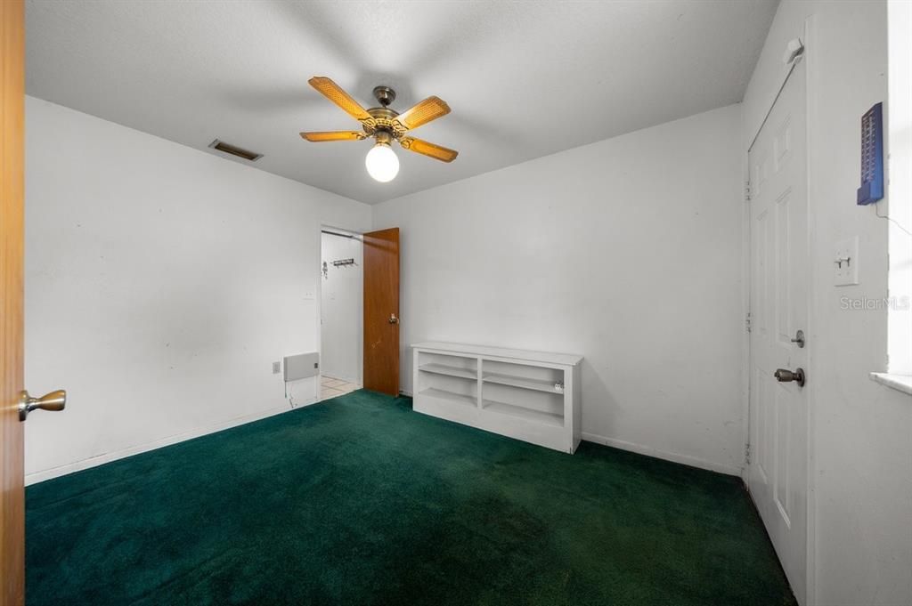 For Sale: $339,000 (5 beds, 2 baths, 2504 Square Feet)