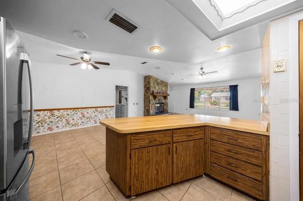 For Sale: $339,000 (5 beds, 2 baths, 2504 Square Feet)