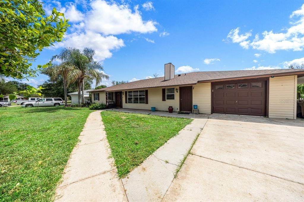 For Sale: $339,000 (5 beds, 2 baths, 2504 Square Feet)