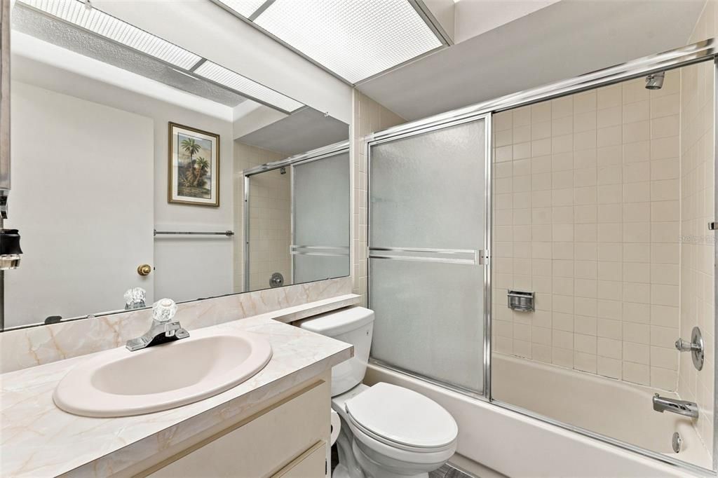 На продажу: $140,000 (2 спален, 2 ванн, 1144 Квадратных фут)