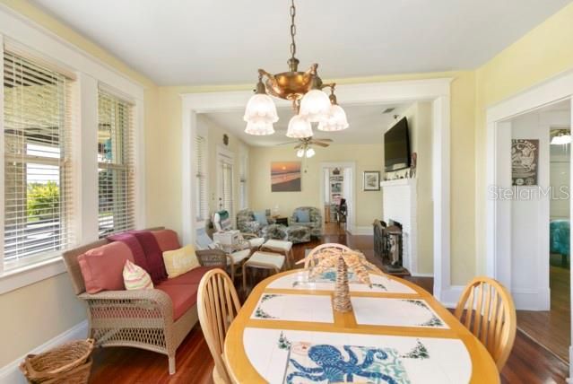 For Sale: $350,000 (3 beds, 1 baths, 1260 Square Feet)